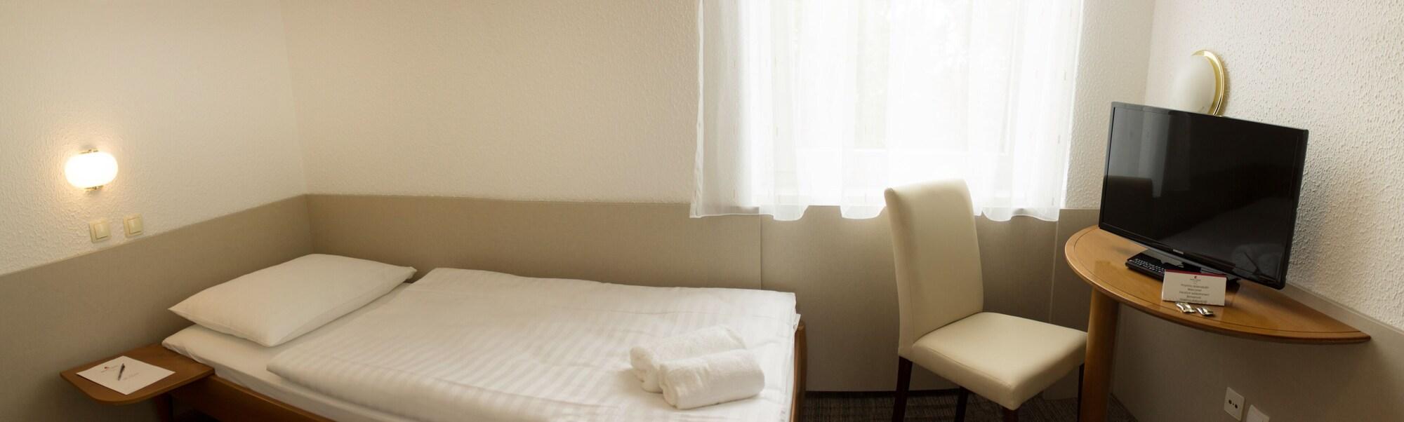 Hotel Celeia Целе Экстерьер фото