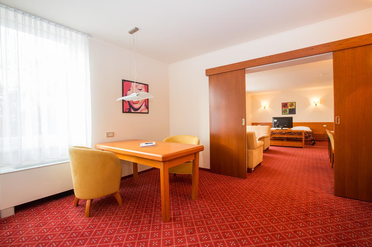 Hotel Celeia Целе Экстерьер фото