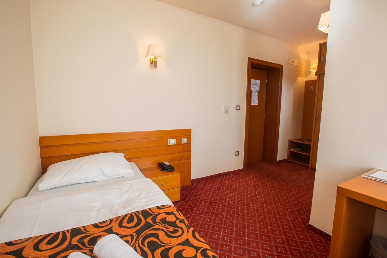 Hotel Celeia Целе Экстерьер фото
