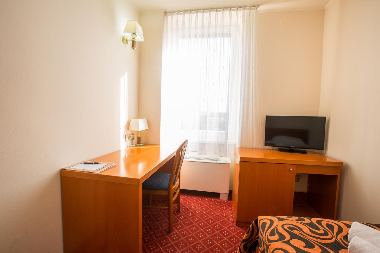 Hotel Celeia Целе Экстерьер фото