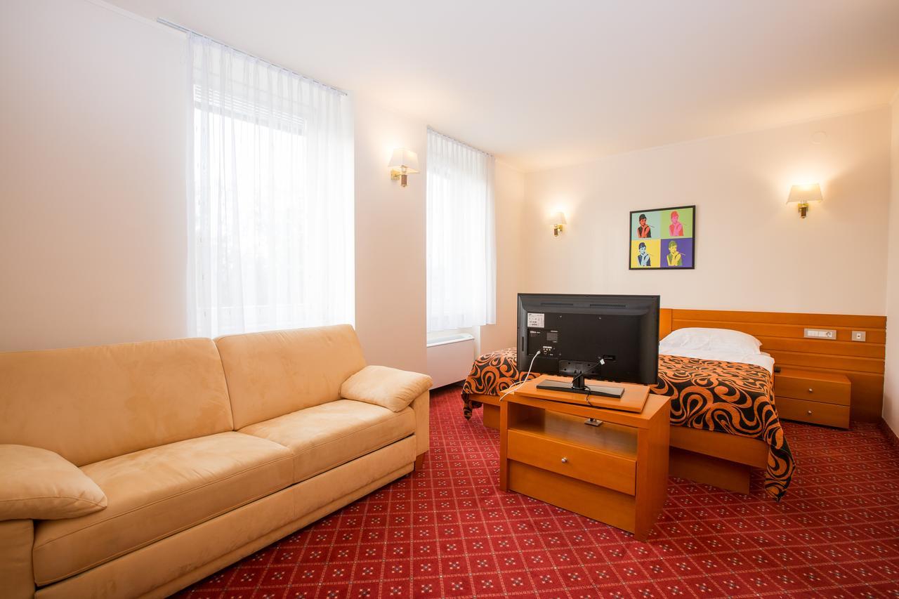Hotel Celeia Целе Экстерьер фото